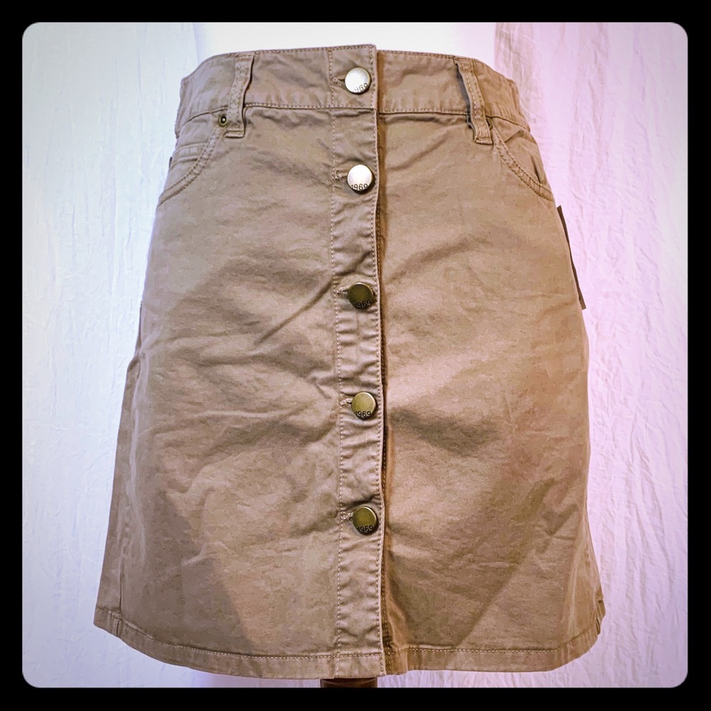 NWT GAP Khaki Tan Short Button Skirt